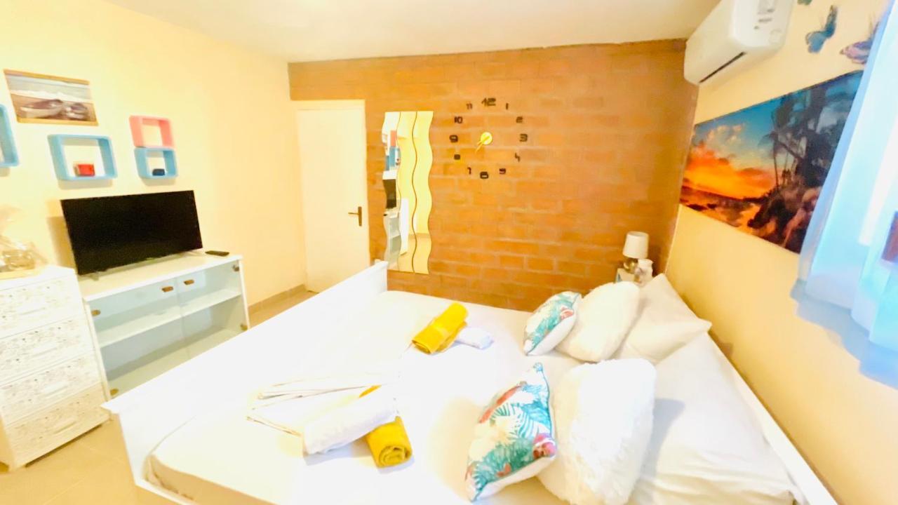 Colorful And Happy Apartment Sukosan - With Parking Extérieur photo
