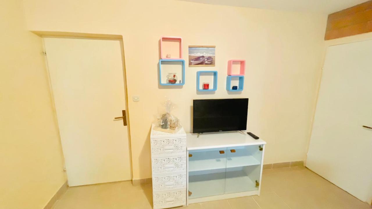 Colorful And Happy Apartment Sukosan - With Parking Extérieur photo