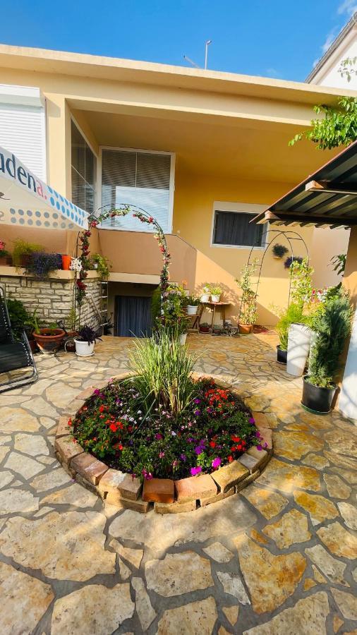 Colorful And Happy Apartment Sukosan - With Parking Extérieur photo