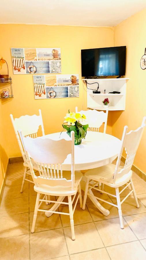 Colorful And Happy Apartment Sukosan - With Parking Extérieur photo
