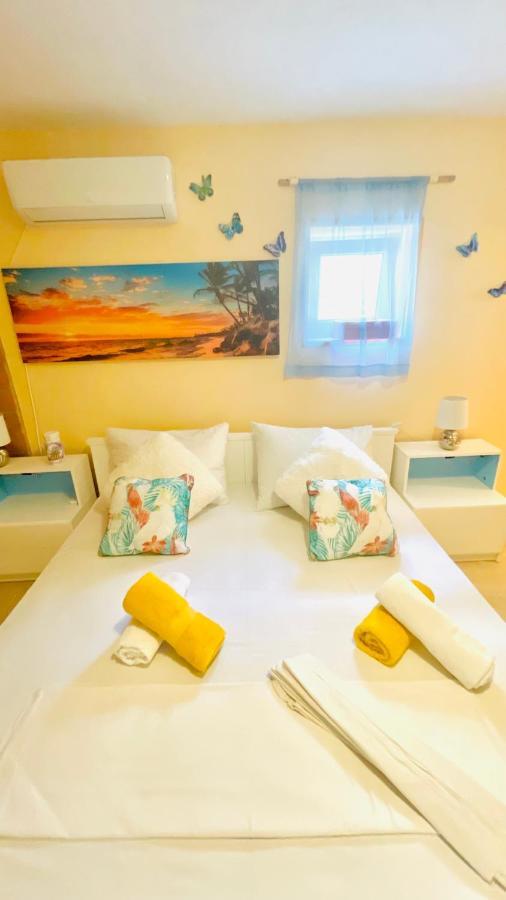 Colorful And Happy Apartment Sukosan - With Parking Extérieur photo