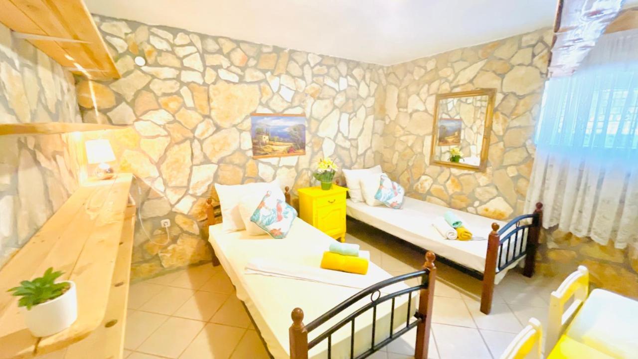 Colorful And Happy Apartment Sukosan - With Parking Extérieur photo